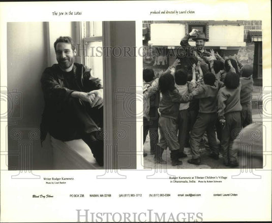 1999 Press Photo Writer Rodger Kamenetz films "The Jew in the Lotus" in India-Historic Images