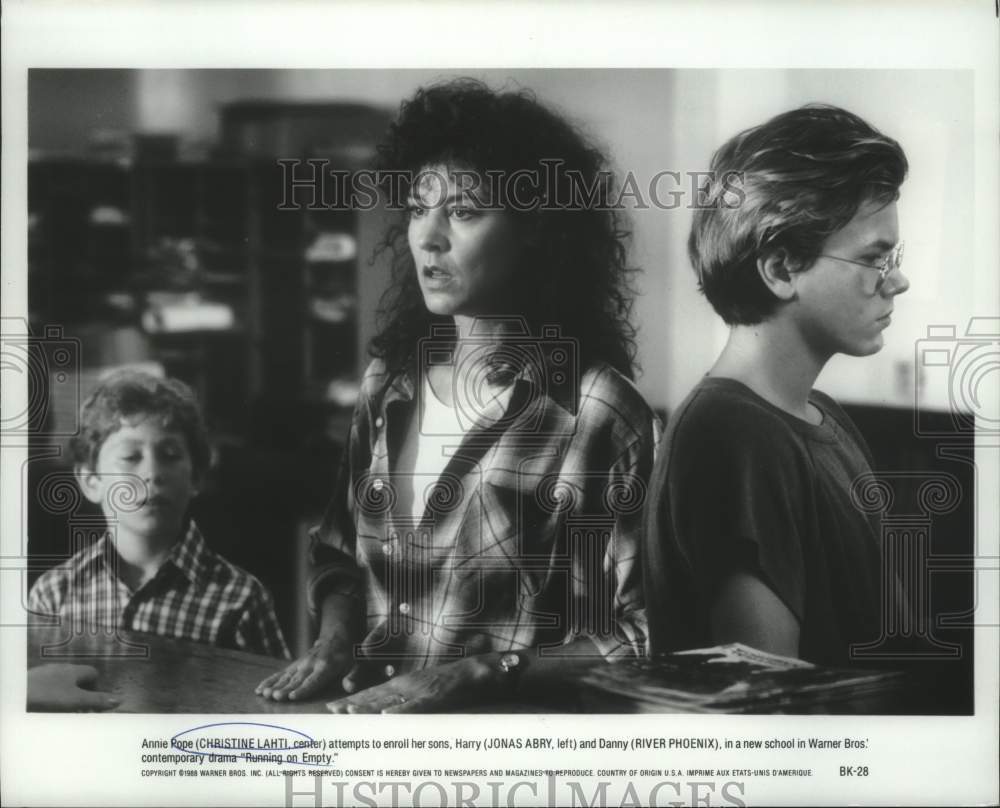 1989 Press Photo Stars of Warner Bros. contemporary drama "Running on Empty"-Historic Images