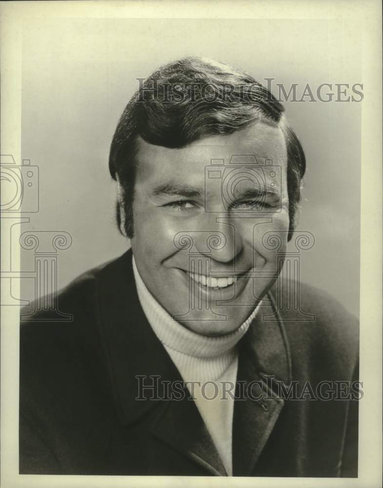 1969 Jim Lange hosts ABC-TV&#39;s &quot;The Dating Game&quot;-Historic Images