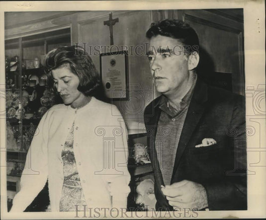 1961 Press Photo  Peter Lawford & wife, Patricia, leave West Palm Beach hospital - Historic Images