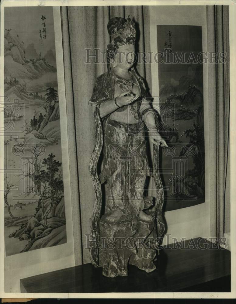 Press Photo 17th Century carved, painted Statue of Goddess, Chinese origin - Historic Images