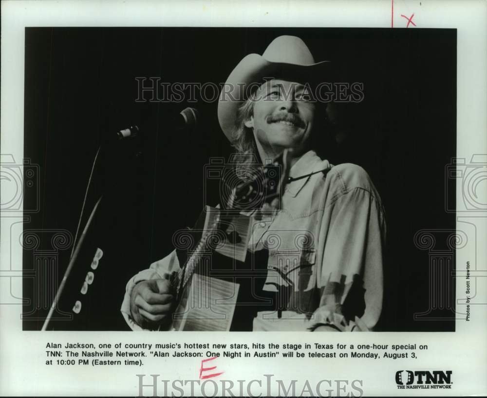 1992 Press Photo Alan Jackson hits the stage in Texas for a one-hour special-Historic Images