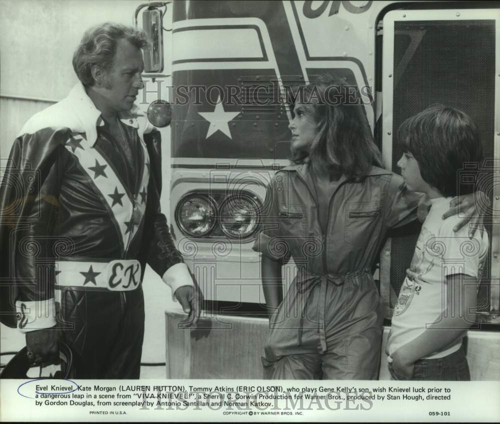 1977 Evel Knievel with Actors in "Viva Knievel!" movie - Historic Images