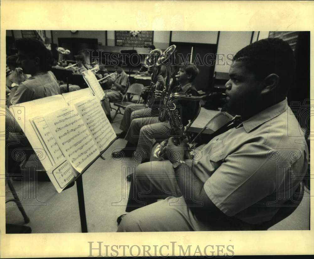 1992 Press Photo Clarence Johnson, a student, member of the Brother Martin Band-Historic Images