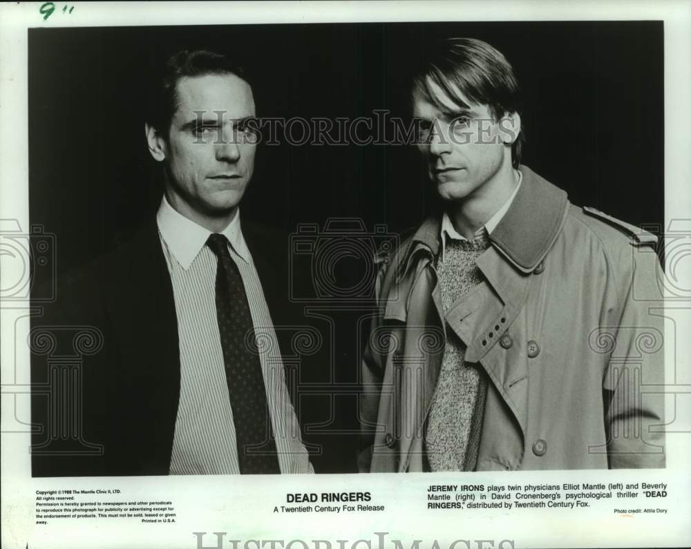 1988 Press Photo Actor Jeremy Irons portrays twins in "Dead Ringers" movie-Historic Images