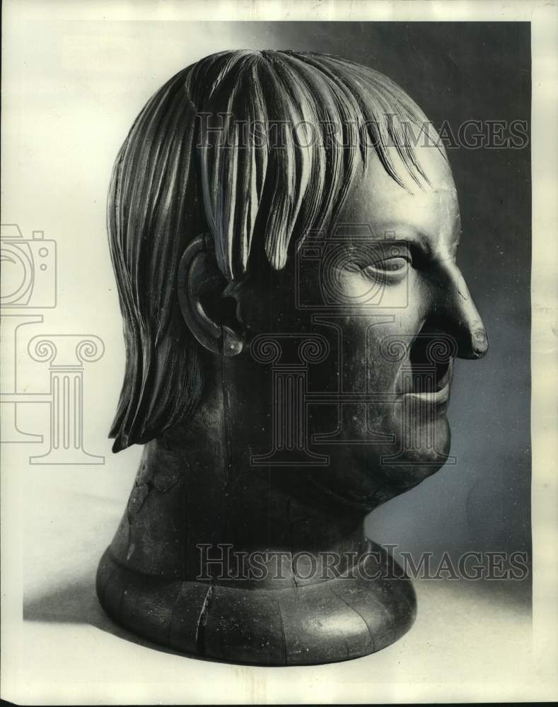 1975 Press Photo Pierre Joseph Landry&#39;s carved-wood sculpture self-portrait-Historic Images