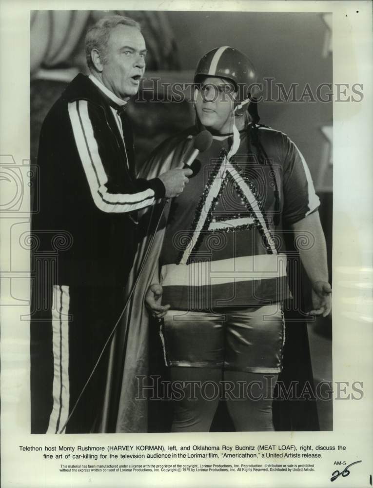 1979 Press Photo Harvey Korman shown interviewing Meat Loaf in &quot;Americathon&quot;-Historic Images