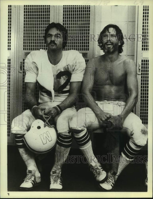 1979 Press Photo Kris Kristofferson & Burt Reynolds in "Semi-Tough" - nop46114-Historic Images