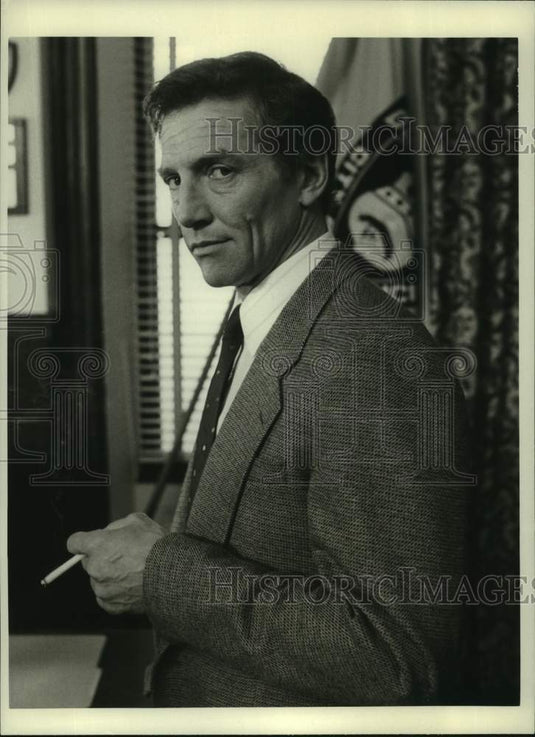 1985 Press Photo Scott Hylands in CBS' "Night Heat" - nop46354-Historic Images