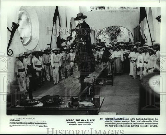 1981 Press Photo Actor George Hamilton, co-stars in "Zorro, The Gay Blade" scene-Historic Images