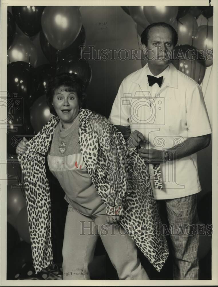 1989 Press Photo Edie McClurg &amp; Kelsey Grammer in &quot;Dance &#39;Til Dawn&quot; - nop47655-Historic Images