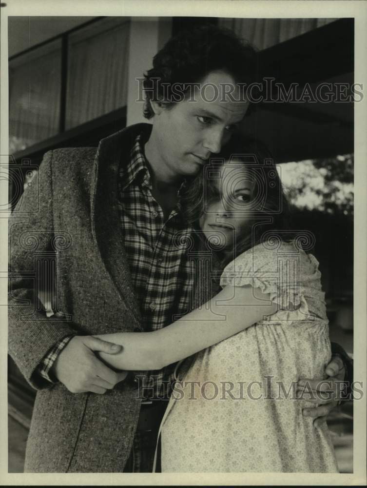 1979 Press Photo Actors Cliff DeYoung, Kay Lenz in &quot;The Seeding of Sarah Burns&quot;-Historic Images