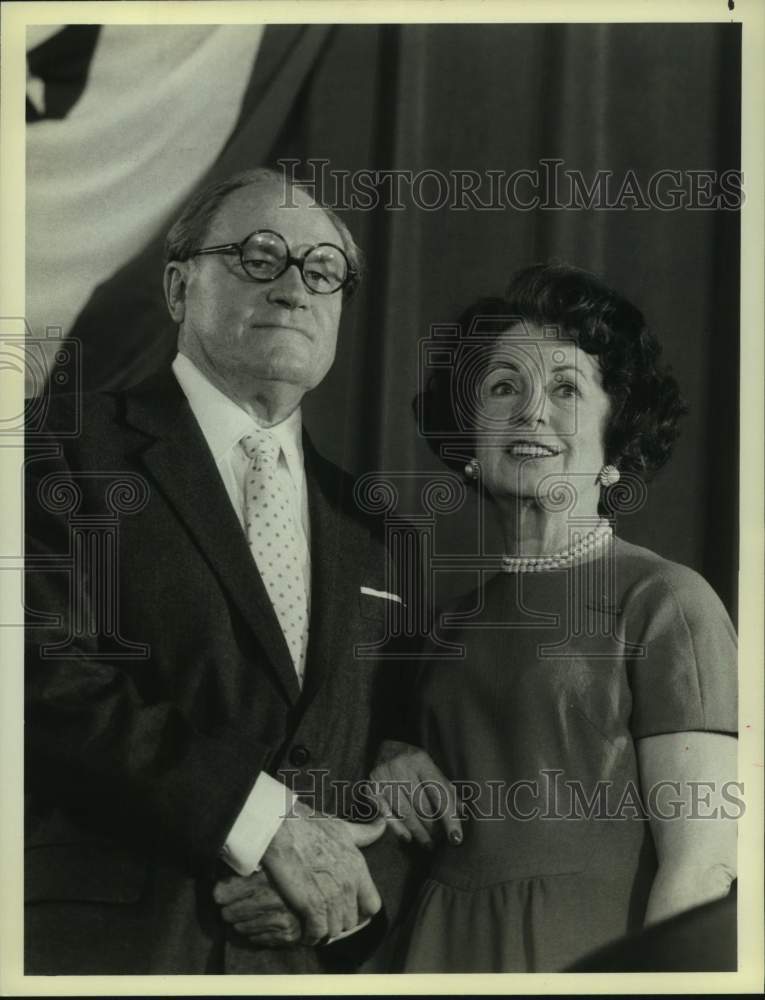 1983 Press Photo Actors E. G. Marshall, Geraldine Fitzgerald in &quot;Kennedy&quot; on NBC-Historic Images