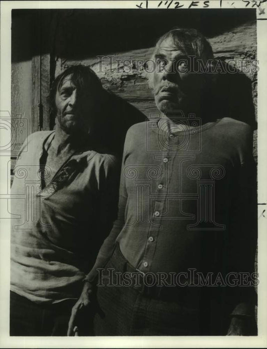 1977 Press Photo Bear Hudkins & Lee Marvin in "Monte Walsh" on NBC-TV-Historic Images