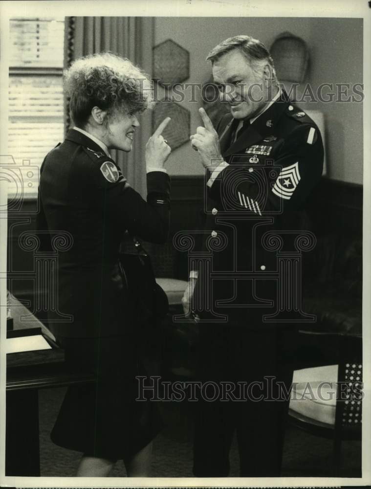 1982 Press Photo Eileen Brannan and Robert Mandan stars on &quot;Private Benjamin&quot;-Historic Images