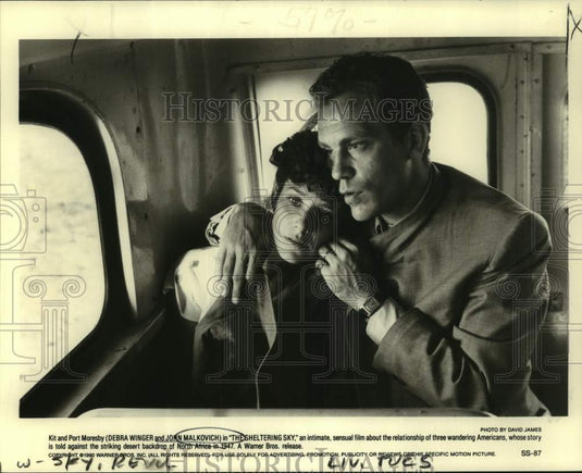 1990 Press Photo Debra Winger and John Malkovich star in "The Sheltering Sky."-Historic Images