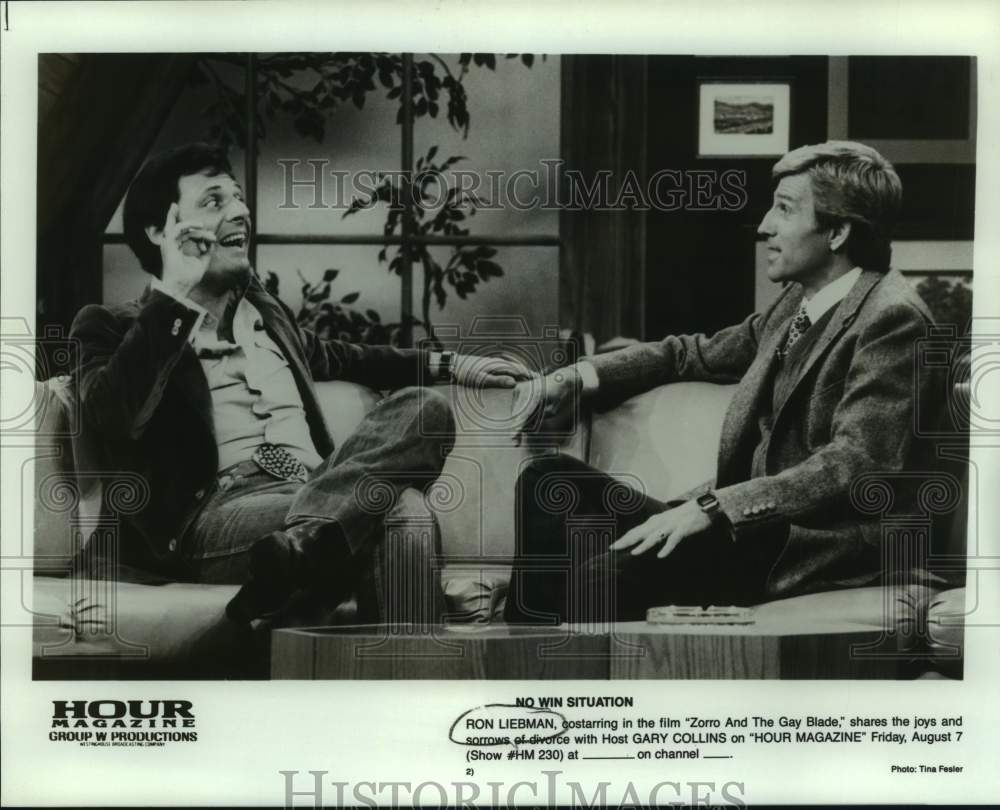 1981 Ron Liebman with Host Gary Collins on &quot;Hour Magazine&quot; - Historic Images