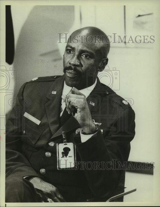 1983 Press Photo Louis Gossett, Jr. stars in "Thirty-Six Hours" on NBC-TV-Historic Images