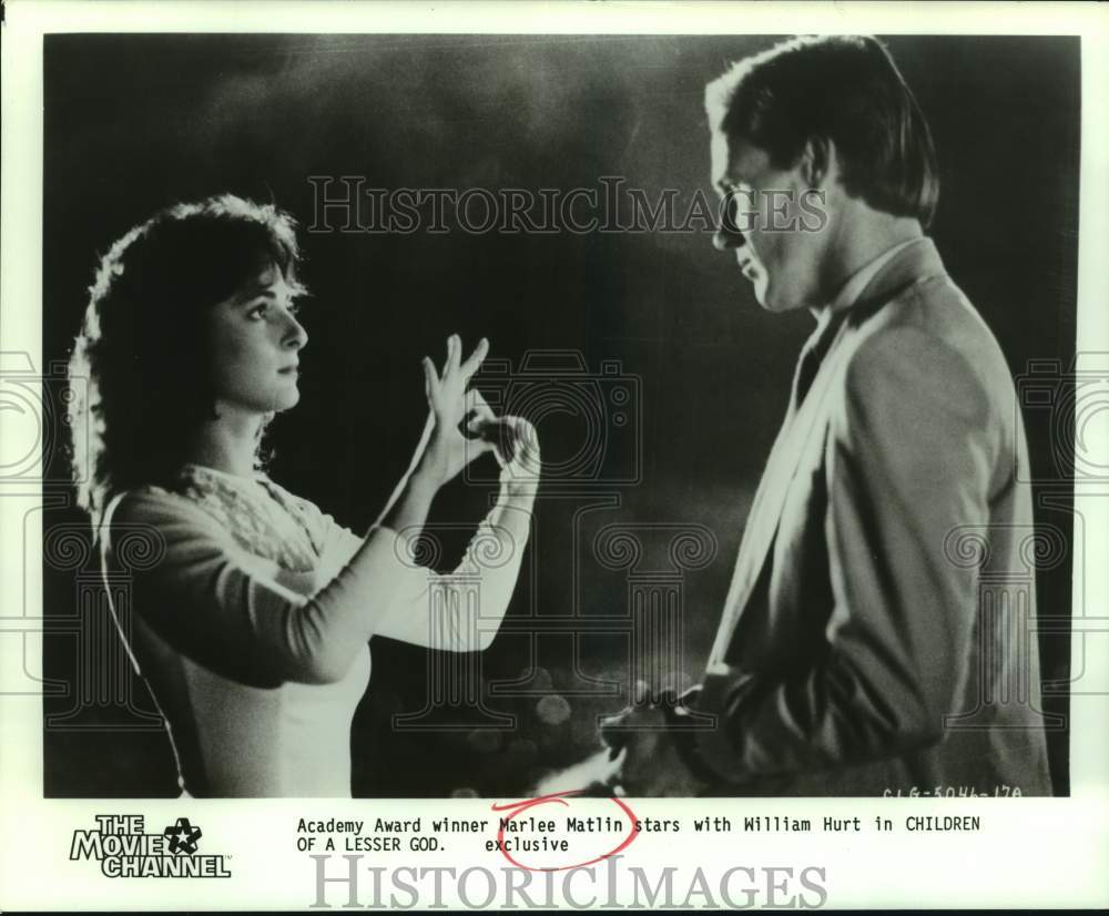 1987 Press Photo Marlee Matlin, award-winning actress, with co-star William Hurt-Historic Images