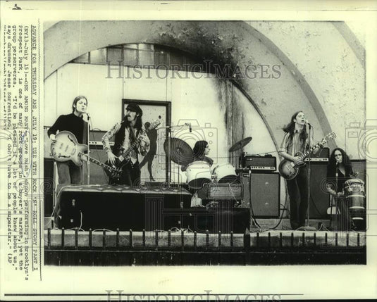 1973 Press Photo "Love Rush" performs in Brooklyn's Prospect Park - Historic Images