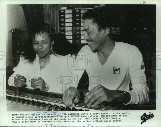 1983 Press Photo Betty Wright & Marlon Jackson at Wright Back At You recording-Historic Images