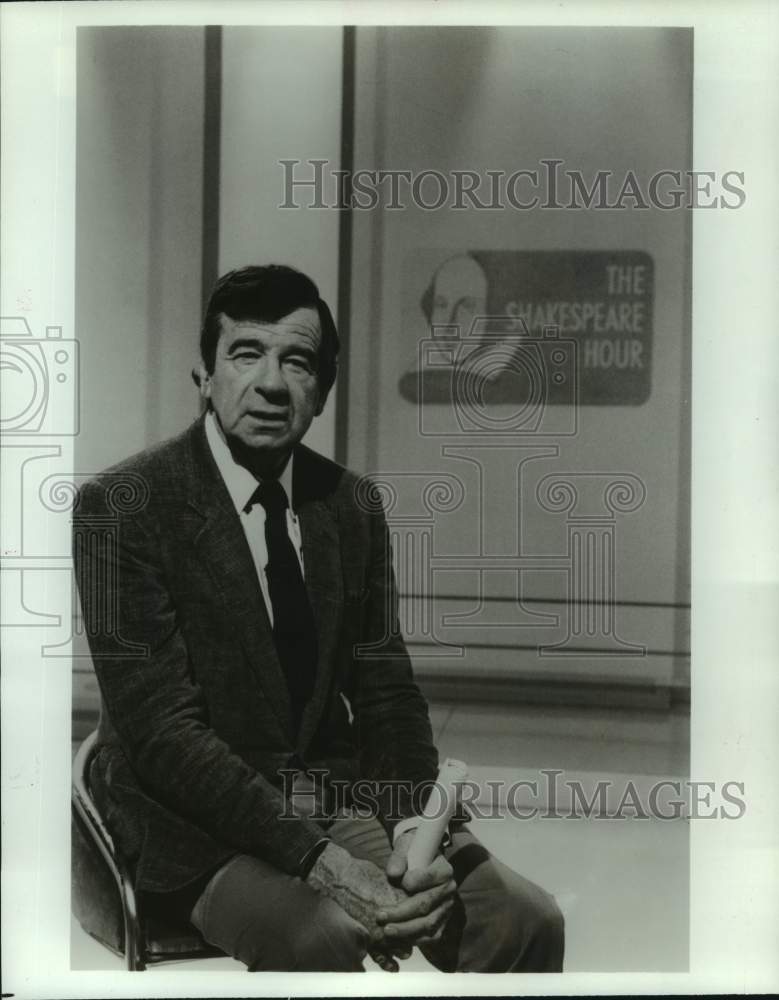 1986 Press Photo Walter Matthau hosts "The Shakespeare Hour" on PBS Television-Historic Images