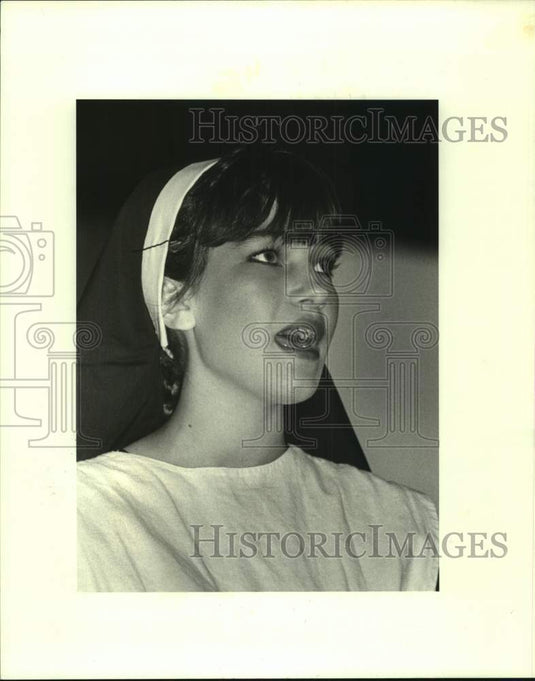 1988 Press Photo Jodi Kay Meyer as Maria Rainer sings in "The Sound of Music"-Historic Images