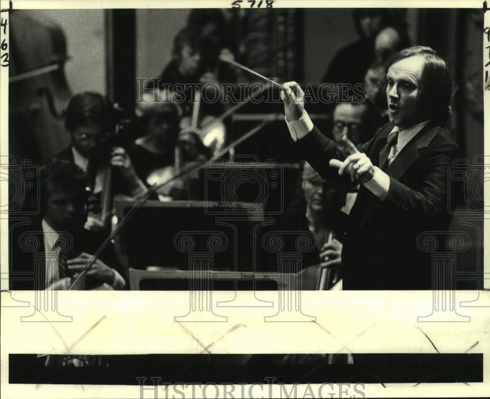 1983 Press Photo New Orleans associate conductor Andrew Massey at Orpheum-Historic Images