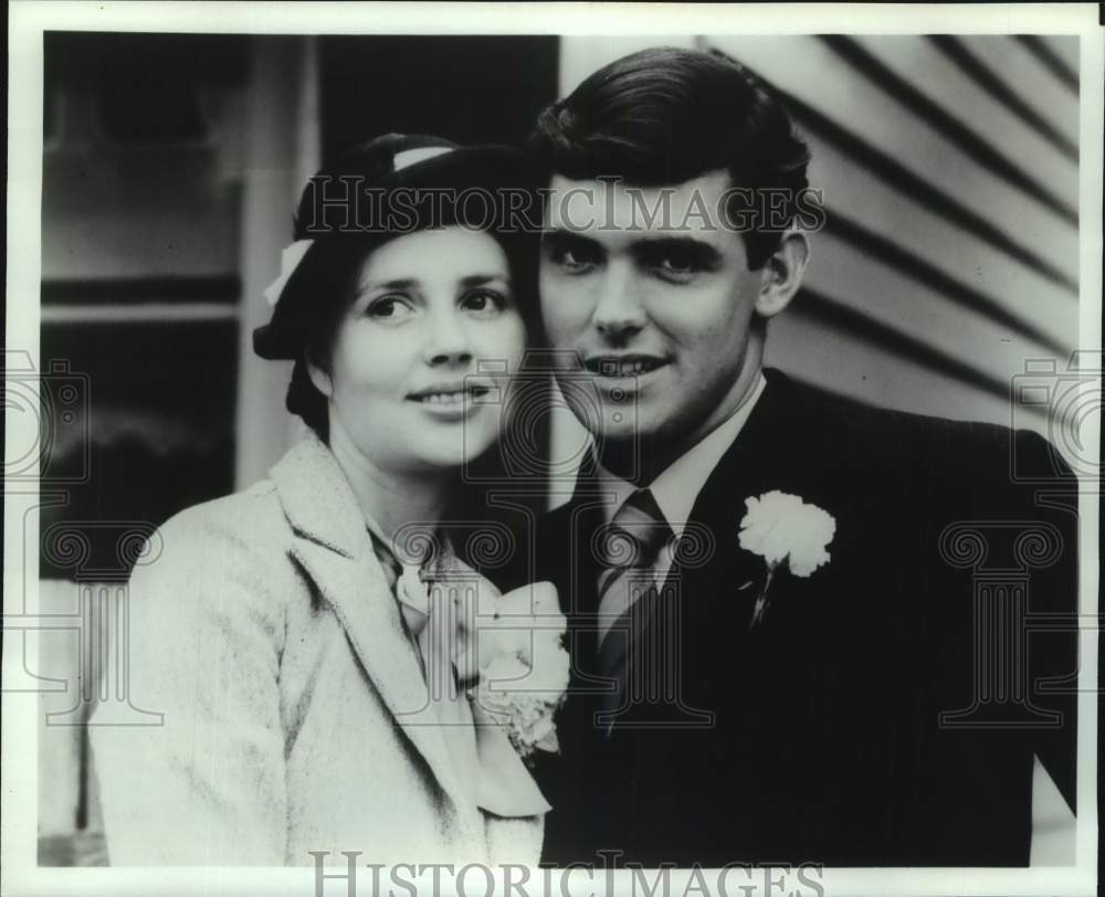 Press Photo Actors Ingrid Mason, Andrew McFarlane portray John and Anna Sullivan - Historic Images