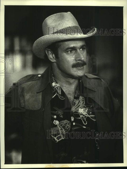 1988 Press Photo Gerald McRaney stars in "Simon & Simon" on CBS-TV. - nop54708-Historic Images