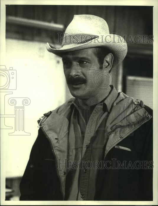1988 Press Photo Gerald McRaney stars in "Simon & Simon" on CBS-TV. - nop54709-Historic Images