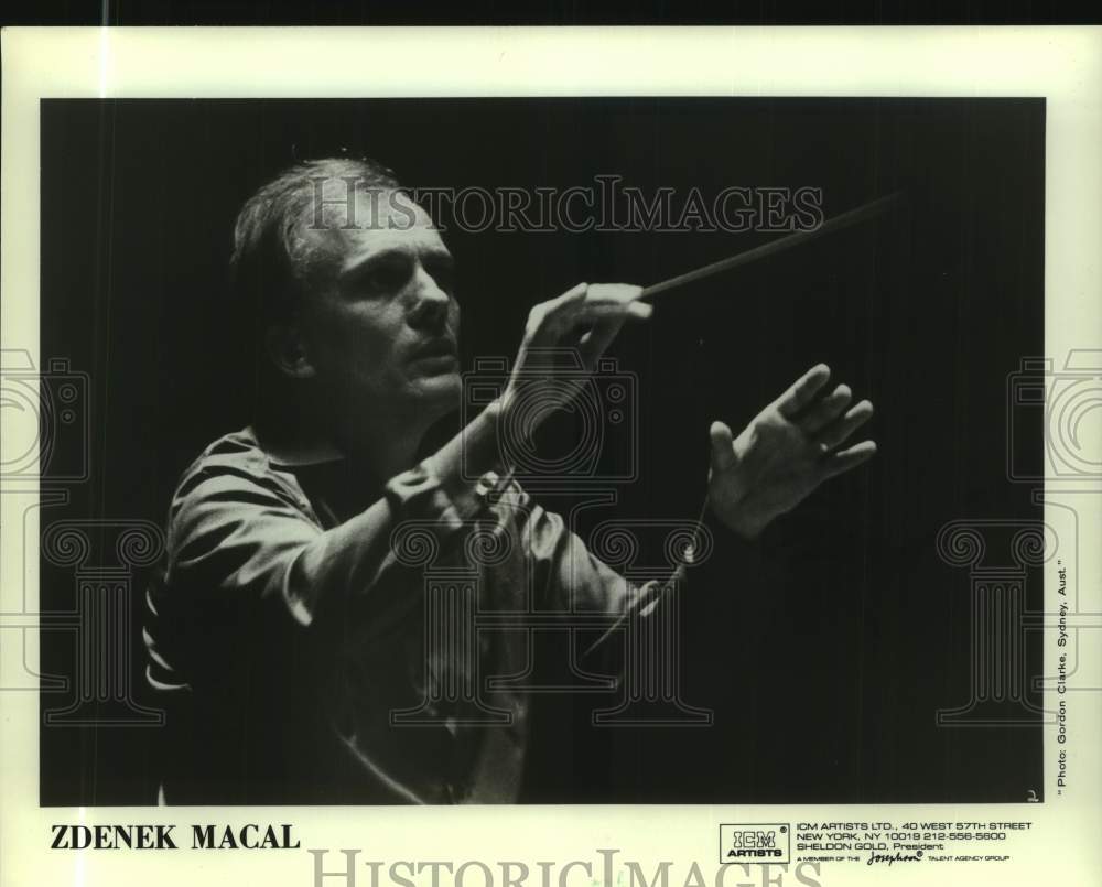 1986 Press Photo Conductor Zdenek Macal of New Orleans Symphony at Orpheum-Historic Images