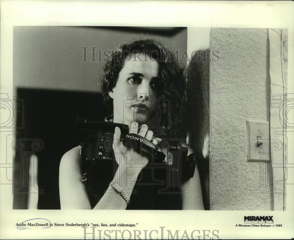 1989 Andie MacDowell in Steve Soderbergh&#39;s &quot;sex, lies and videotape&quot; - Historic Images