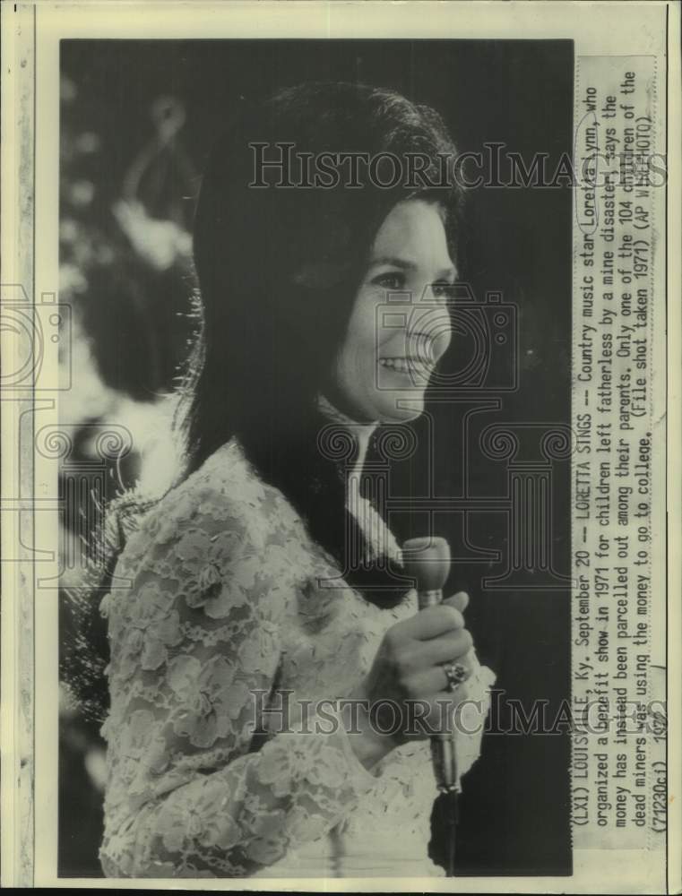 1972 Press Photo Country music star Loretta Lynn in Louisville, Kentucky - Historic Images