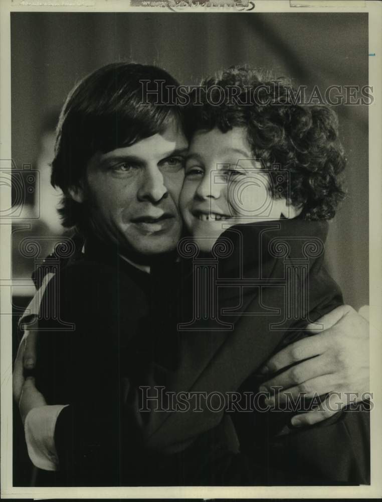 1977 Press Photo Actors Jeff Lynas &amp; Marc Singer in &quot;Something For Joey&quot;-Historic Images