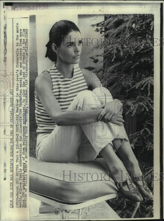 1969 Press Photo Ali MacGraw stars as Brenda in "Goodbye, Columbus." - Historic Images
