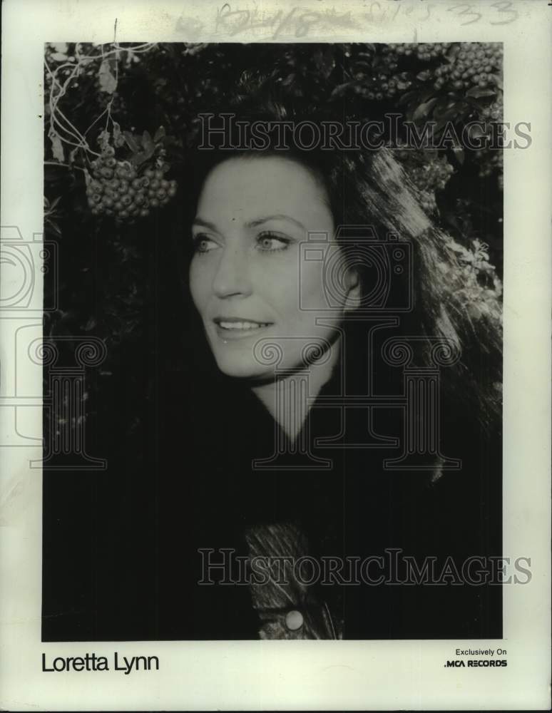 1976 Press Photo MCA Records recording artist Loretta Lynn - nop55681-Historic Images