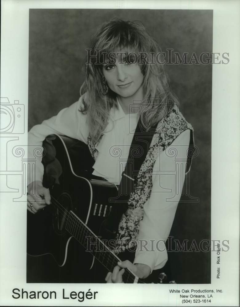 1993 Press Photo Sharon Leger, country singer and musician. - nop55971-Historic Images