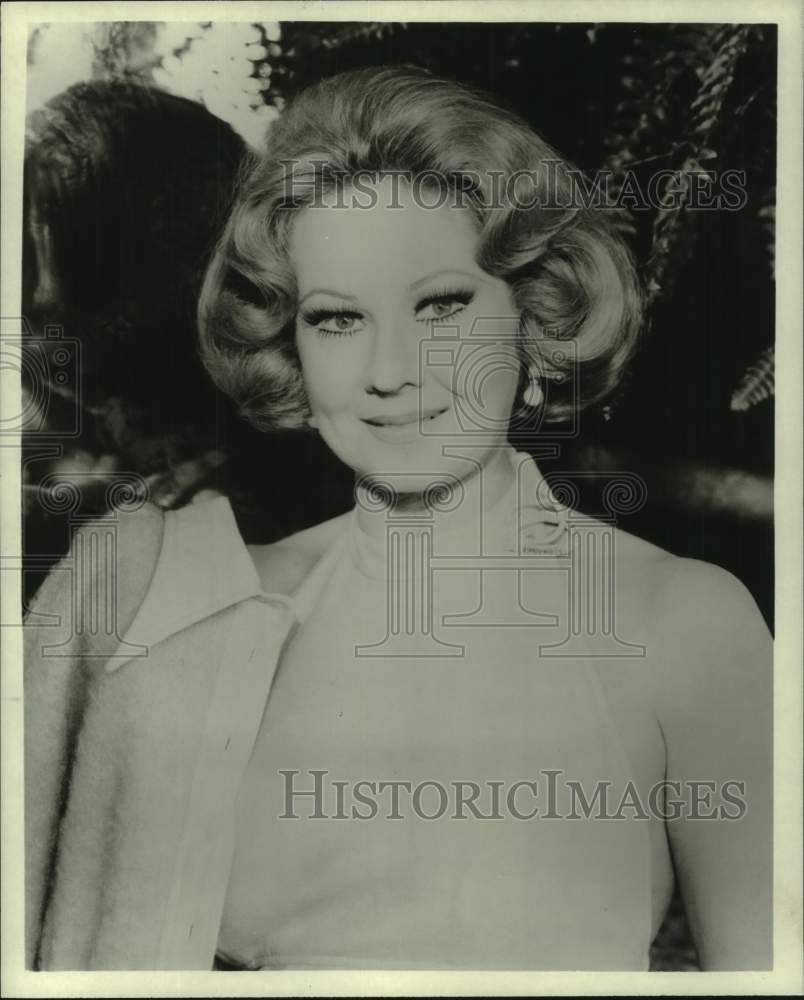 1974 Press Photo Actress Virginia Mayo - Historic Images