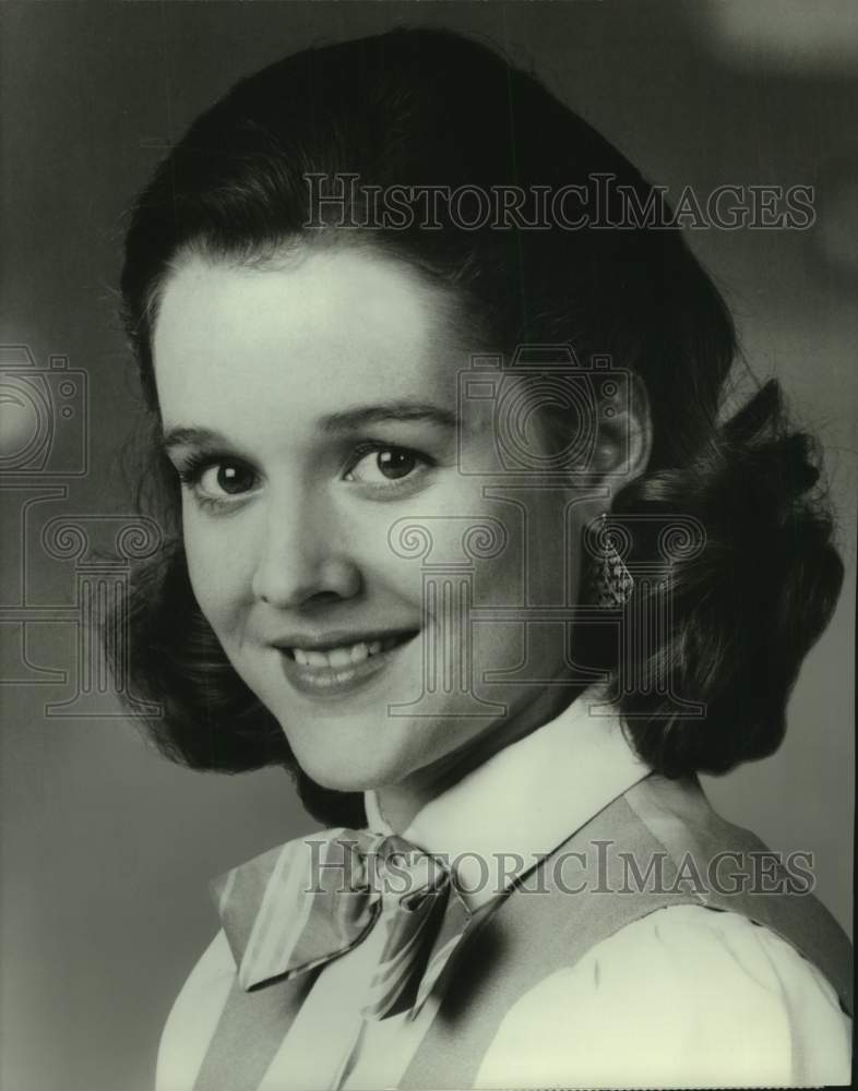 1987 Penelope Ann Miller stars in CBS-TV&#39;s &quot;The Popcorn Kid.&quot; - Historic Images