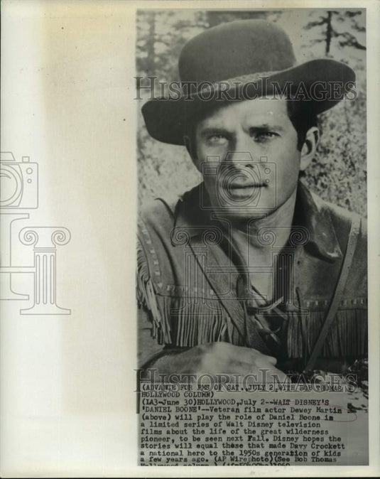 1960 Press Photo Dewey Martin stars in Walt Disney's Daniel Boone series-Historic Images