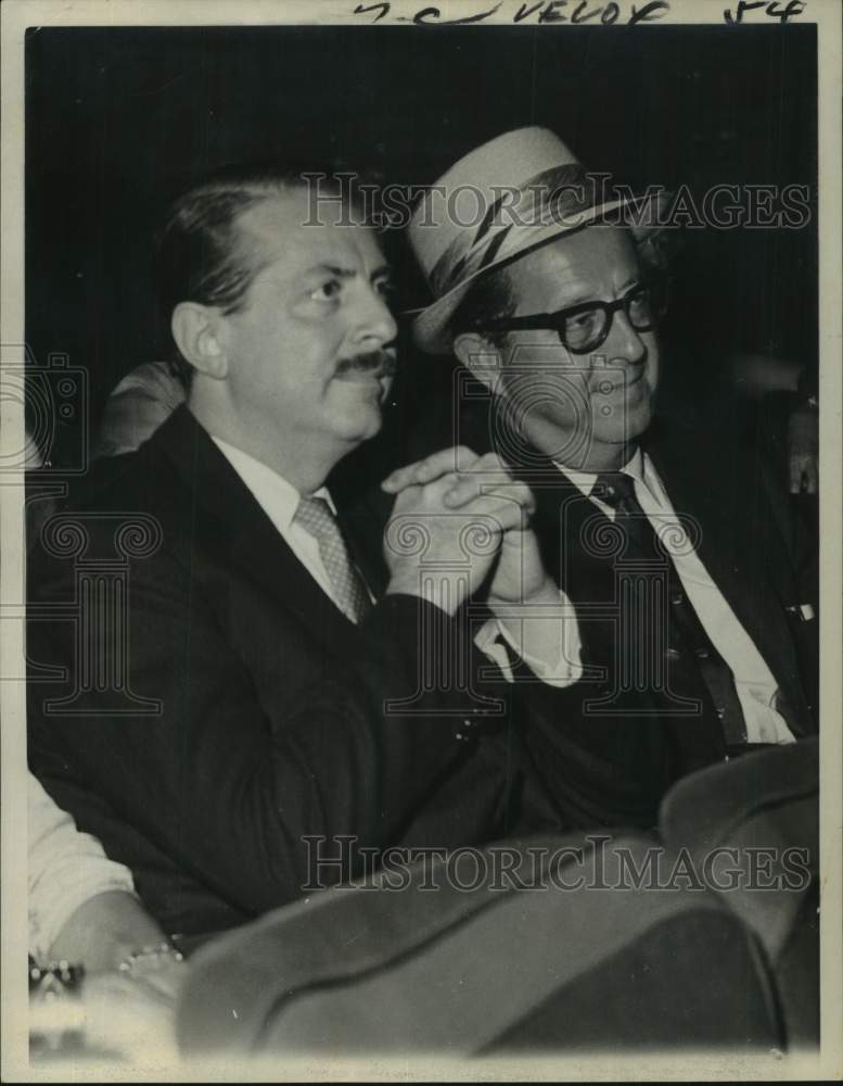 1961 Press Photo Producer David Merrick and Phil Silvers at a theater-Historic Images