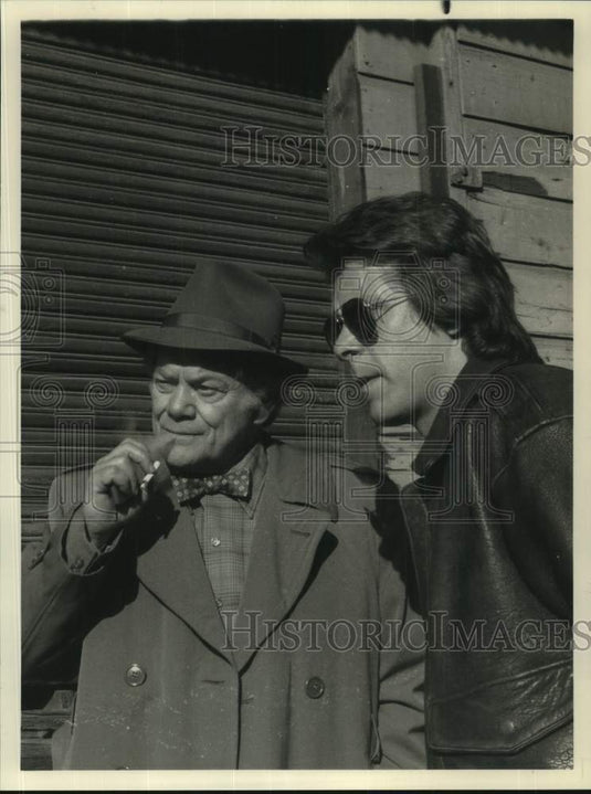 Press Photo Gary Cole and Barney Miller star in "Midnight Caller" - nop56838-Historic Images