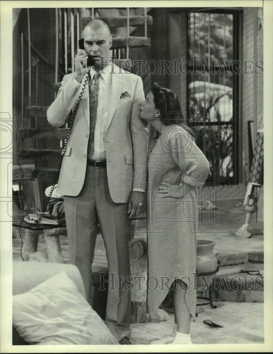 1987 Press Photo Richard Moll & Mindy Cohn in "The Facts of Life" - nop57009-Historic Images