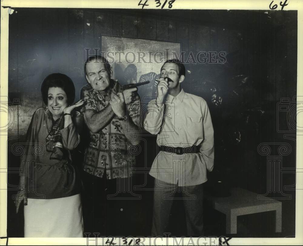 1981 Press Photo Minacapelli&#39;s Dinner Theater cast of &quot;Don&#39;t Drink the Water&quot;-Historic Images