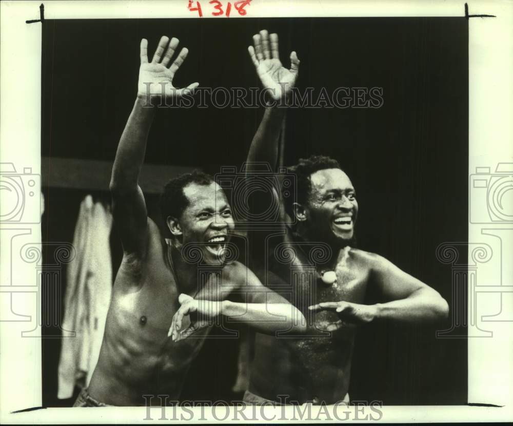 1984 Press Photo Playwrights and actors Percy Mtwa and Mbongeni Ngema-Historic Images