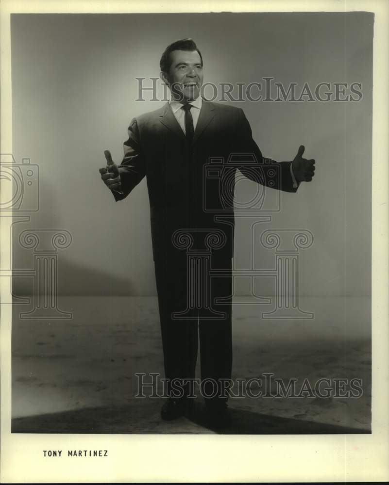 1964 Press Photo Actor Tony Martinez - nop58359-Historic Images