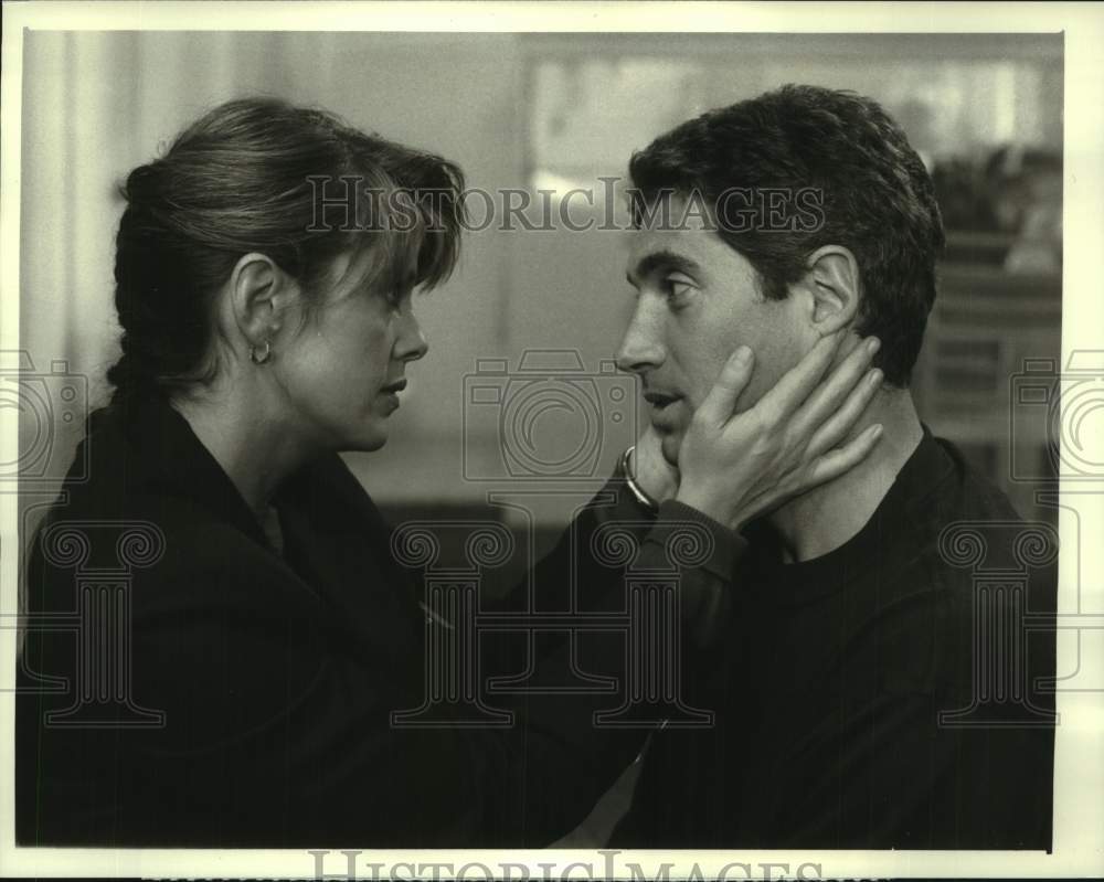 1988 Press Photo Michael Nouri and Pam Dawber in &quot;The Charlie Wedemeyer Story&quot;-Historic Images