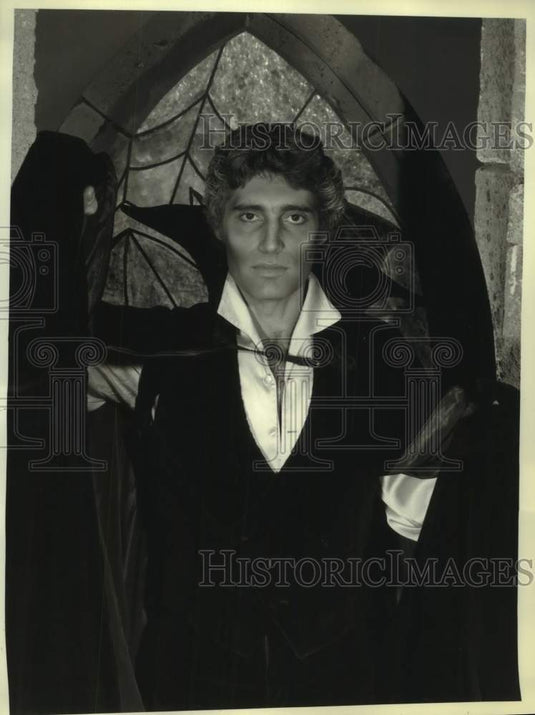 1979 Press Photo Michael Nouri plays Count Dracula in NBC's "Cliffhangers."-Historic Images