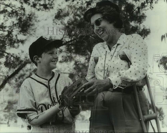 1979 Press Photo Jean Stapleton and Tim Gemelli in Aunt Mary, on CBS.-Historic Images